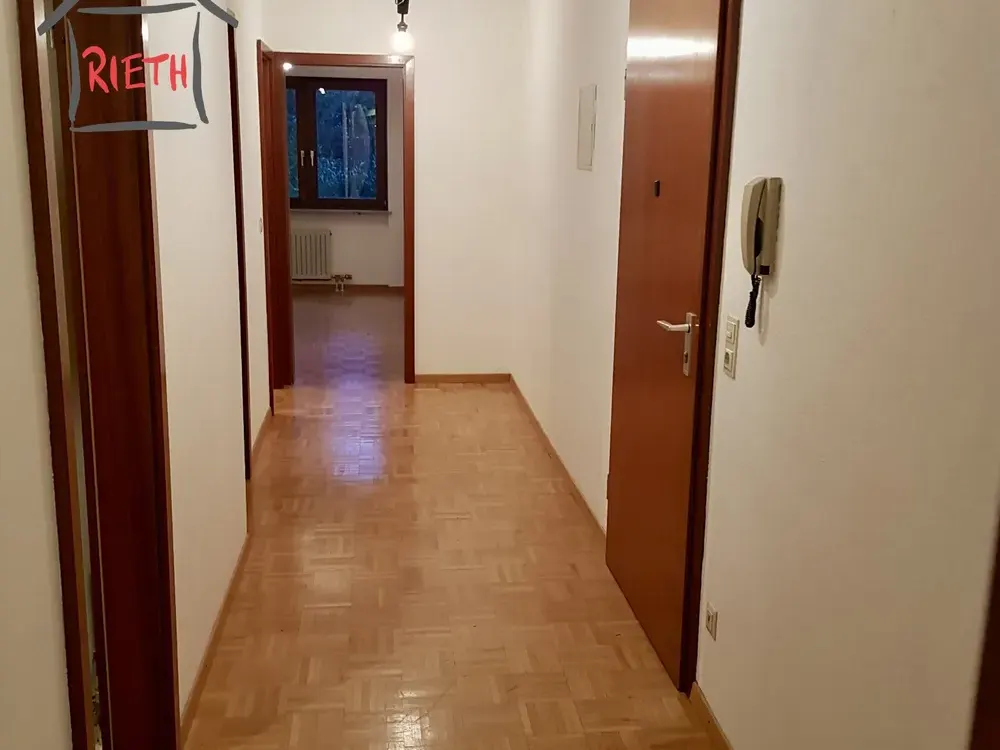 * Ruhige EG-Wohnung mit Garten und TG in Kornwestheim-Ost *