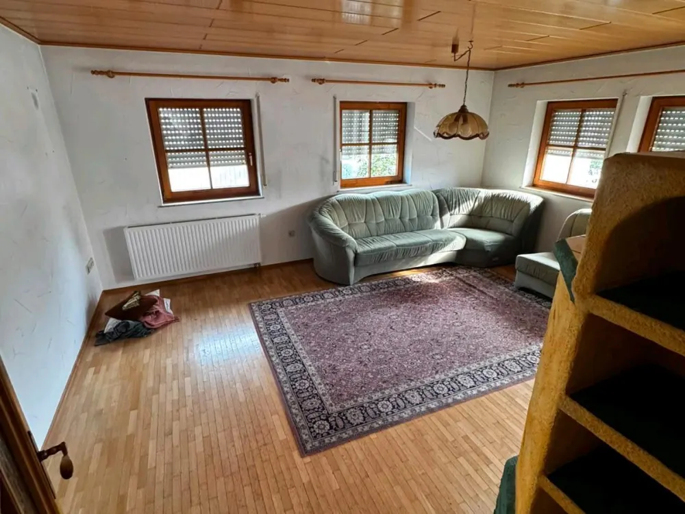 Großzügige 3 Zimmerwohnung mit Balkon und Terrasse