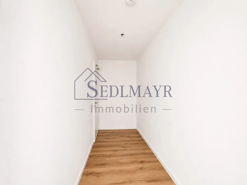 VERMIETUNG: Hochwertige Obergeschosswohnung mit großem Balkon und Fußbodenheizung!