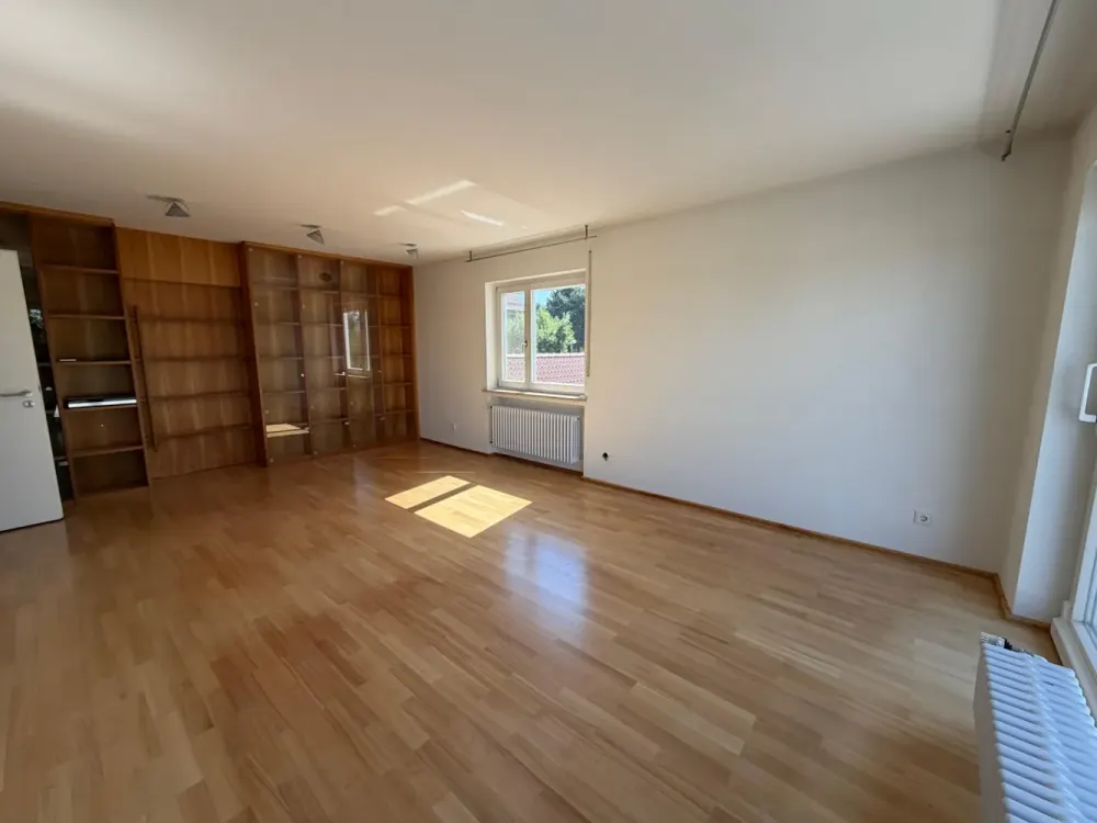 Grünkraut-Rößlerhalde Attractive 4-Room Apartment