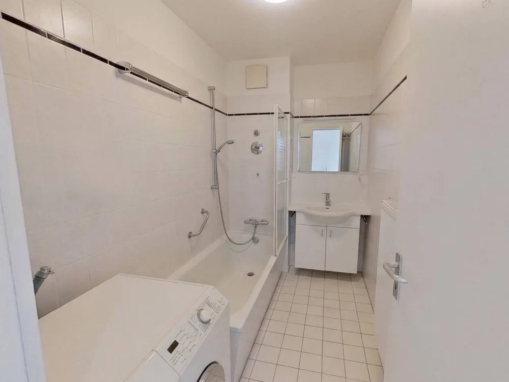 ** Umgeben vom Paunsdorfer Wäldchen: Schicke 2-Zimmer-Wohnung mit GARAGENSTELLPLATZ im Osten von Leipzig **