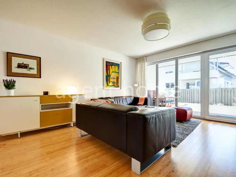 MÖBLIERT - TOP LIVING - Großzügige Wohnung mit Terrasse und Garten