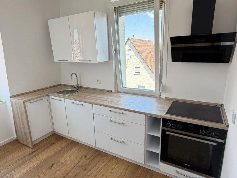 Kernsanierte 2- & 3-Zimmerwohnungen mit Einbauküche - WG, Paare & Familien willkommen