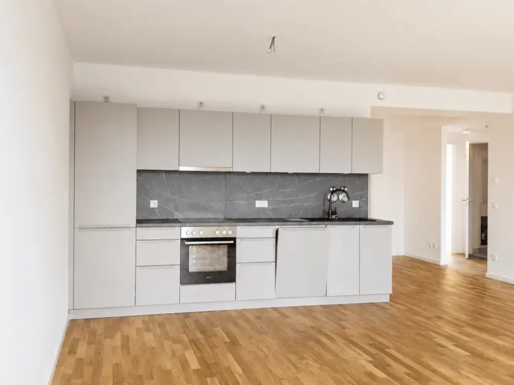 Geräumige 3-Zimmerwohnung im 4. OG mit Loggia und Stellplatz in Bahrenfeld!
