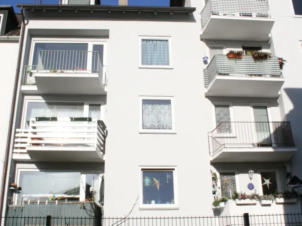 Modern Ground Floor Apartment 2 Rooms with Balcony