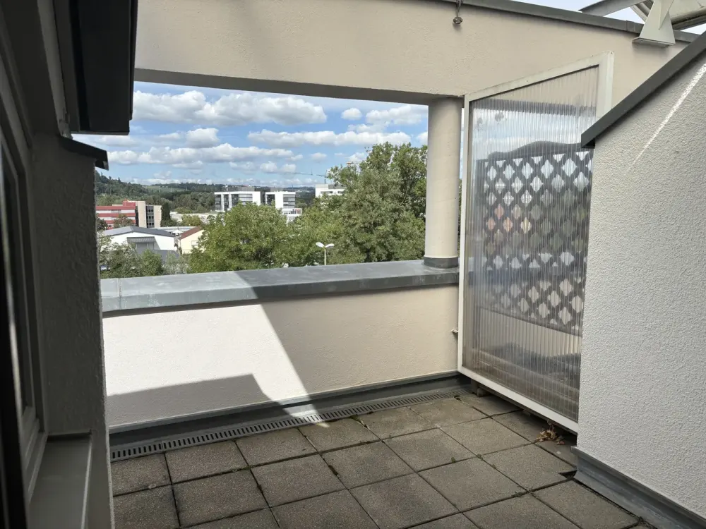 Beautiful 1-Room Apartment with Balcony and Built-in Kitchen in Ravensburg