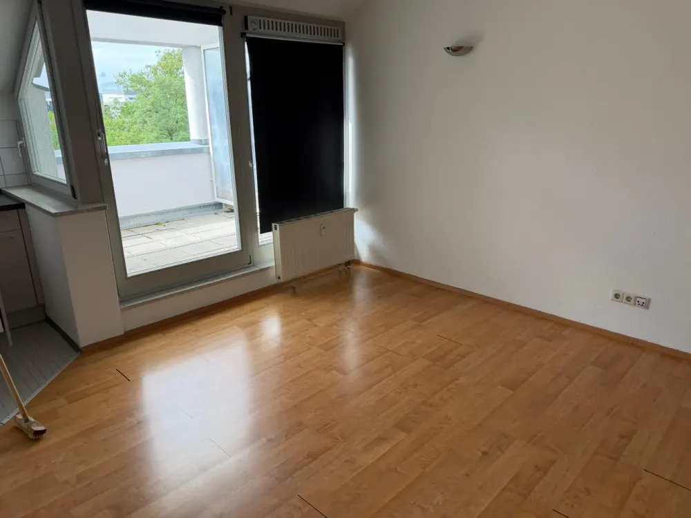 Beautiful 1-Room Apartment with Balcony and Built-in Kitchen in Ravensburg