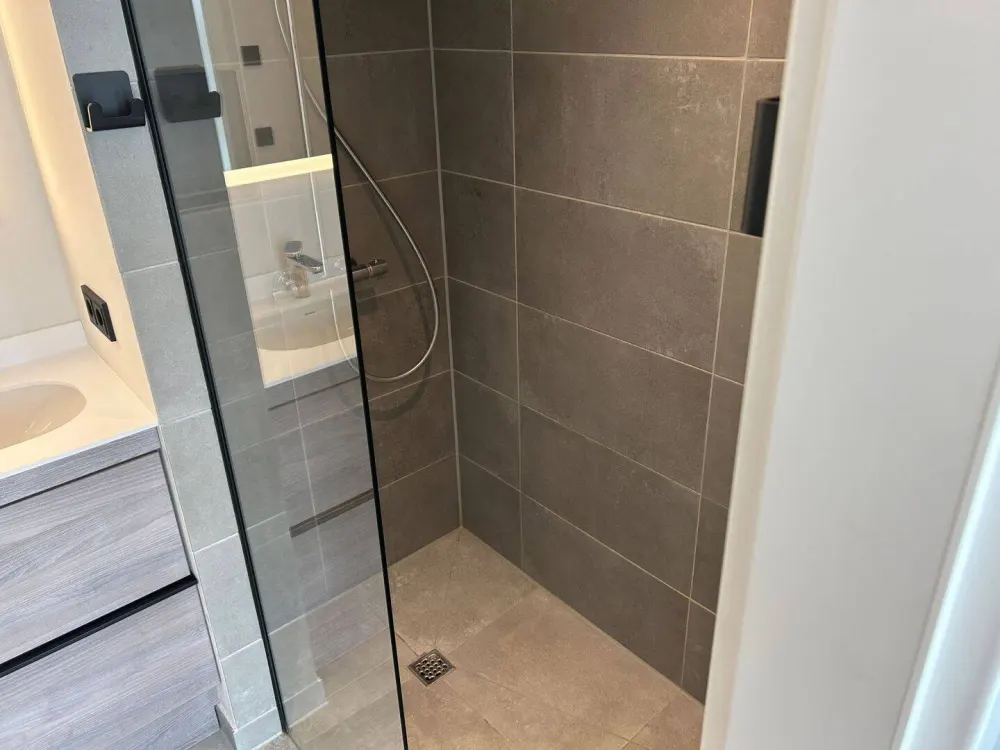 Vollmöbliertes Apartment mit Balkon in zeitlos schönem Design | ab sofort verfügbar!