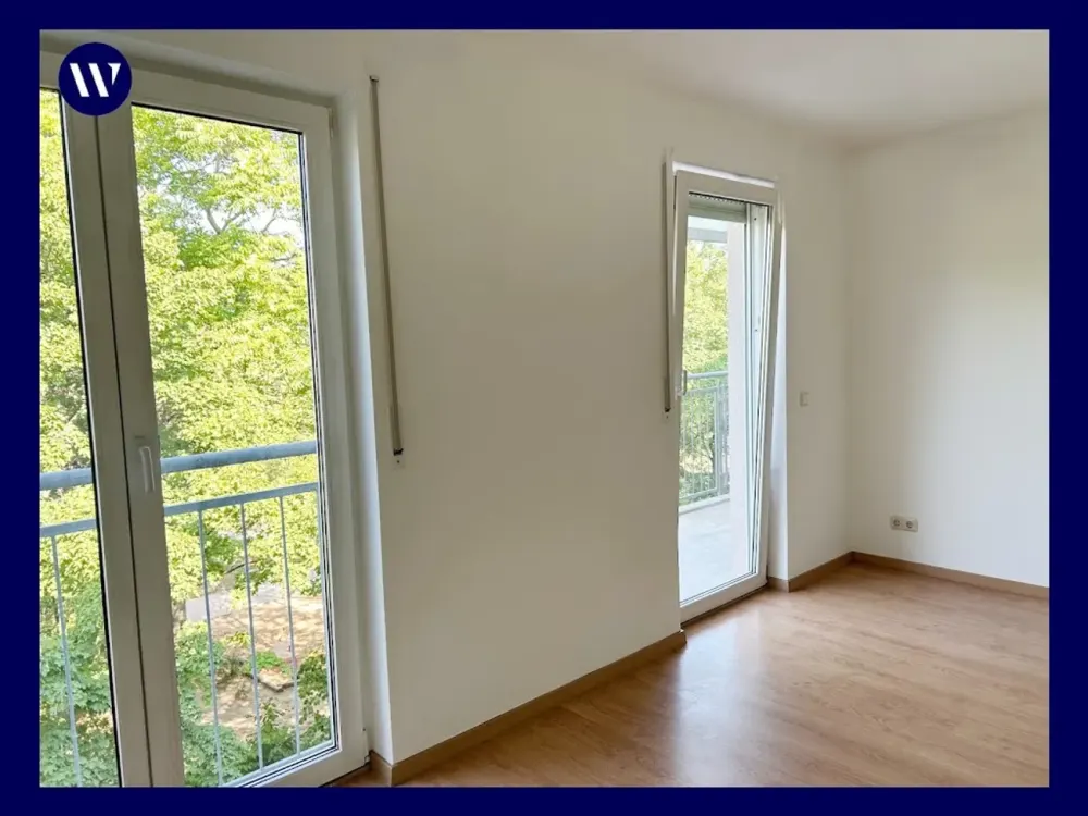 °Schön Wohnen in Johannstadt° helle 2 Zimmer mit Balkon, renoviert mit Laminat + Wannenbad + Aufzug