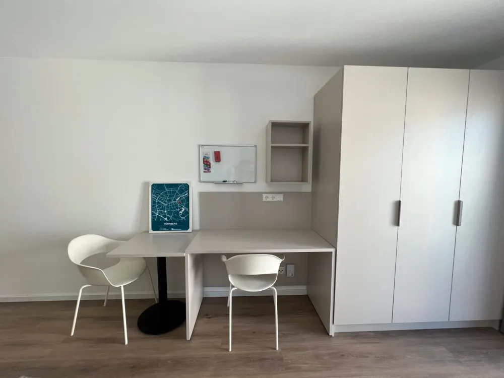 Modernes, voll möbliertes 1-Zimmer-Apartment mit Balkon, ab 1.09.
