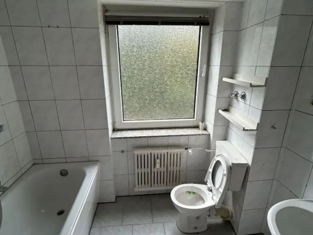 ersten 3 Kaltmieten frei * geräumige 4-Zimmer Wohnung * sofort Bezugsfertig