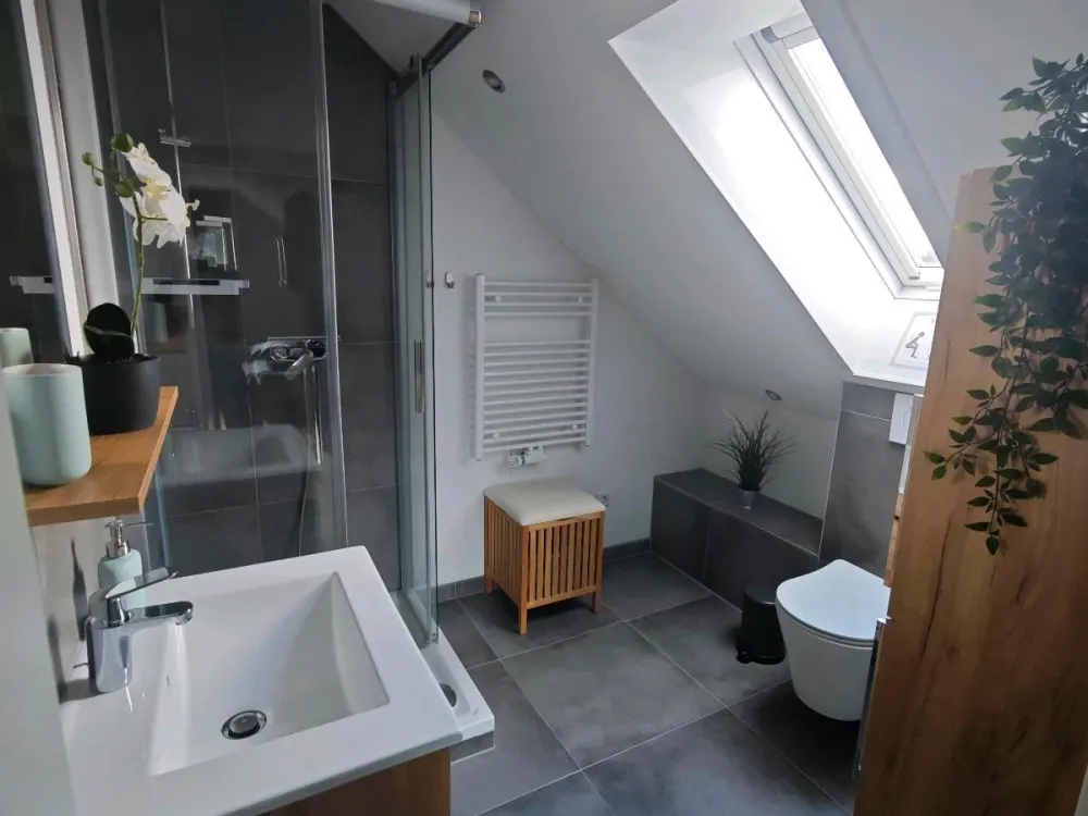Dachgeschosswohnung zu vermieten 42²m