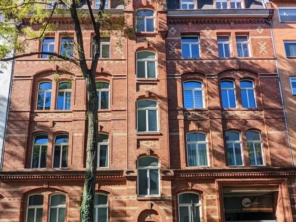 3 ZKB mit Balkon im 4.OG eines sehr gepflegten, Altbaus im vorderen Westen