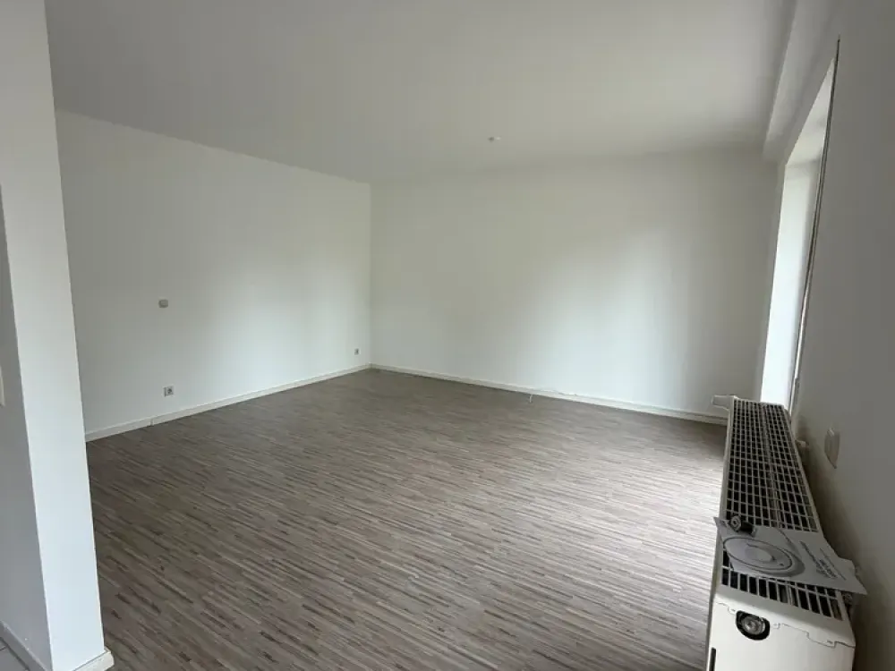 3 Raum Wohnung mit Außenterrasse