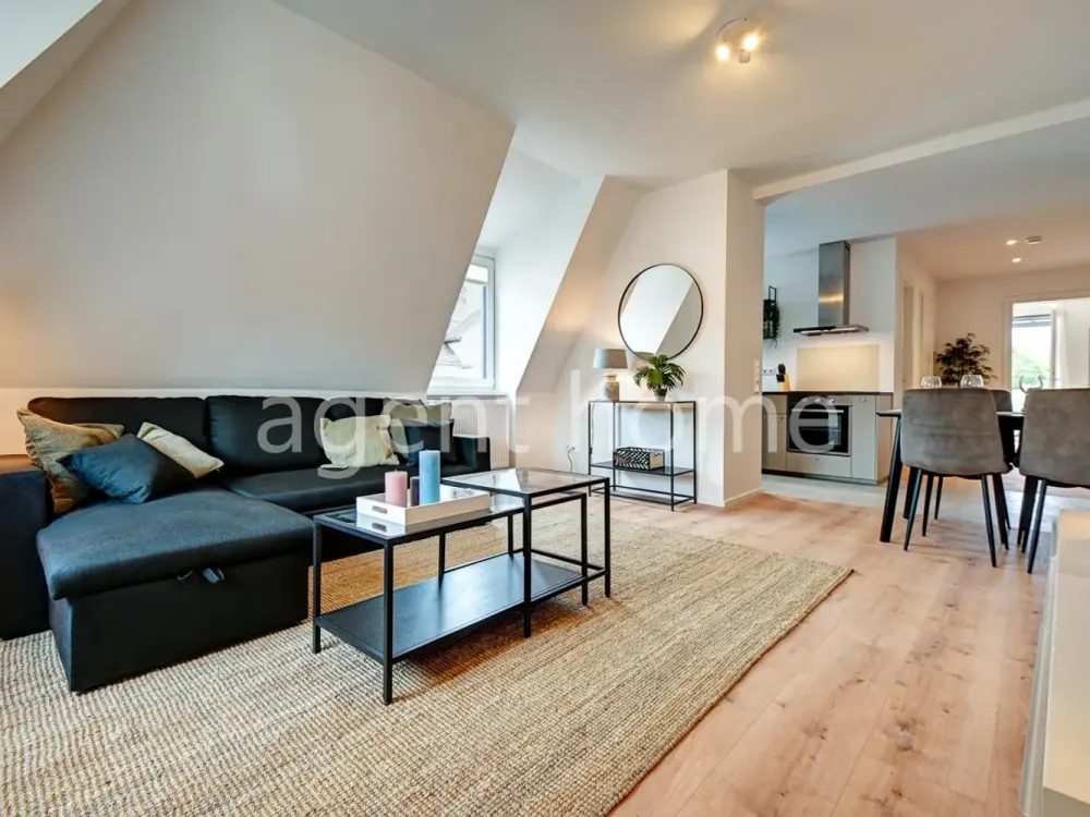 MÖBLIERT-HELL UND MODERN - Stylisches Apartment mit Balkon
