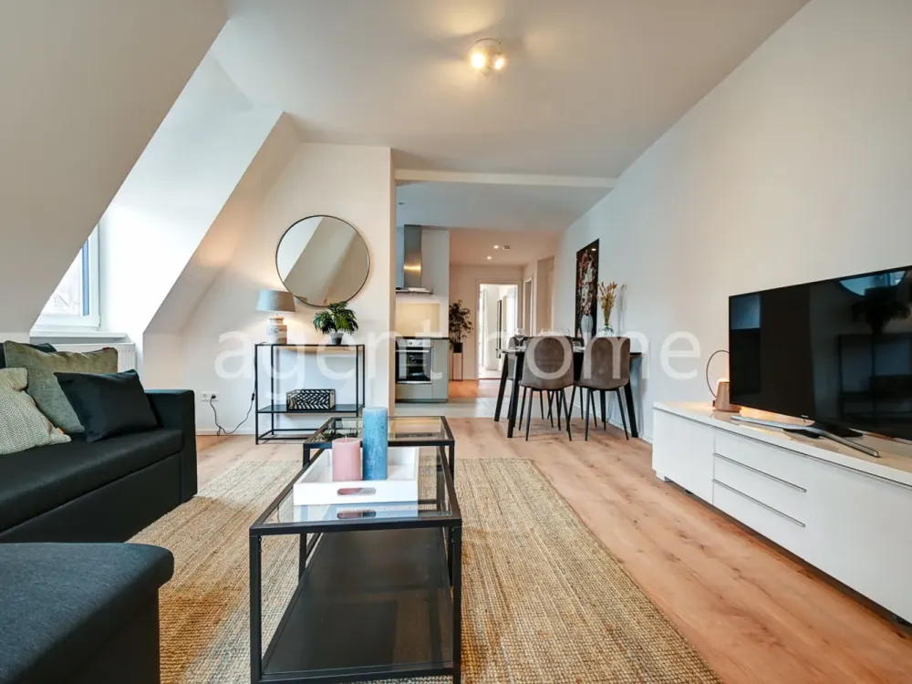 MÖBLIERT-HELL UND MODERN - Stylisches Apartment mit Balkon