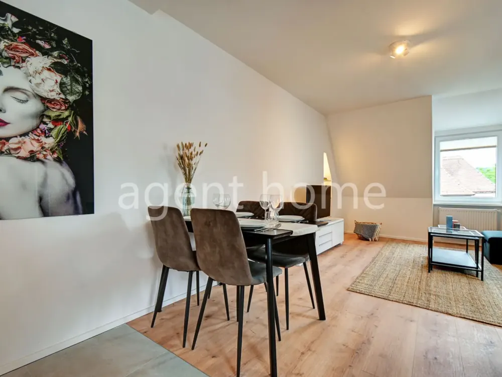 MÖBLIERT-HELL UND MODERN - Stylisches Apartment mit Balkon