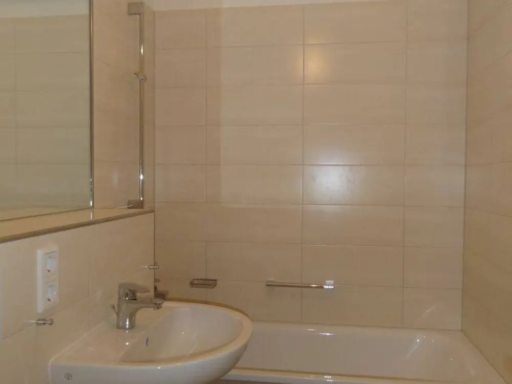 Schöne 1 ½ Zimmer Wohnung mit Balkon - zentral und doch ruhig gelegen