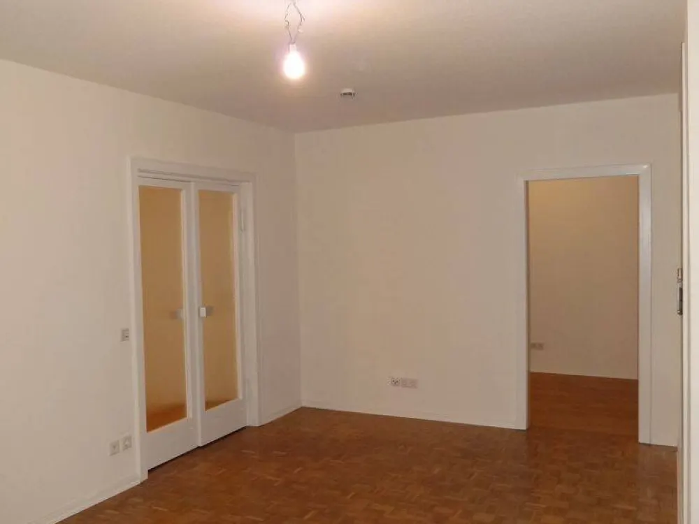 Schöne 1 ½ Zimmer Wohnung mit Balkon - zentral und doch ruhig gelegen