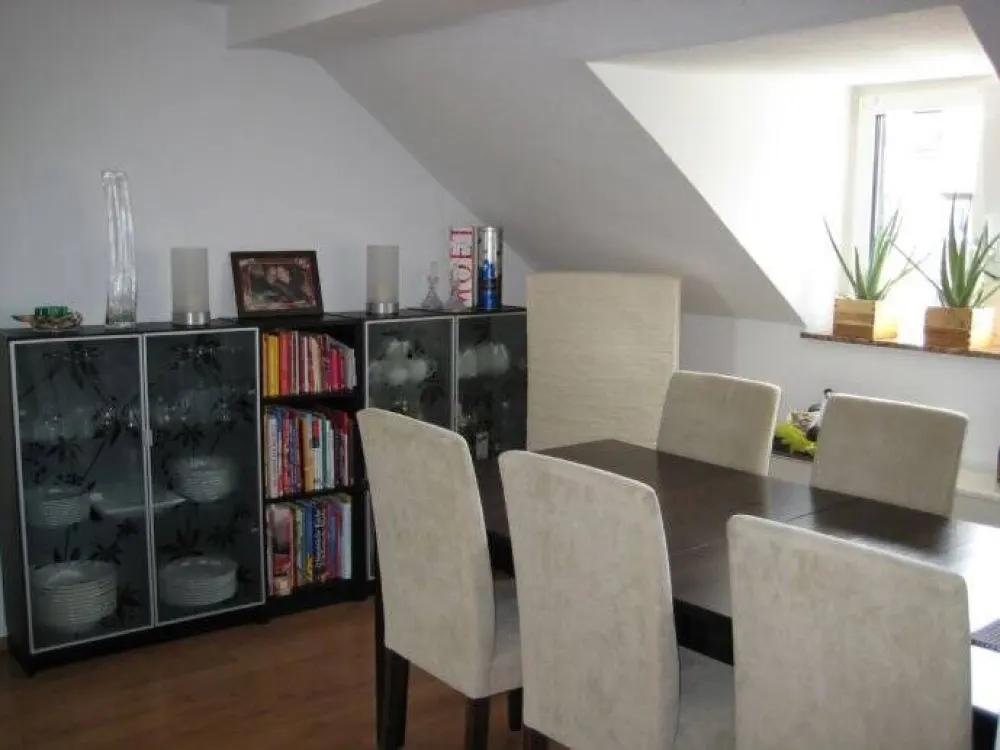 Helle 4-Raum-DG-Wohnung in Düsseldorf Derendorf am Spichernplatz zu vermieten! Jetzt frei und zu besichtigen! Video auf Anfrage!
