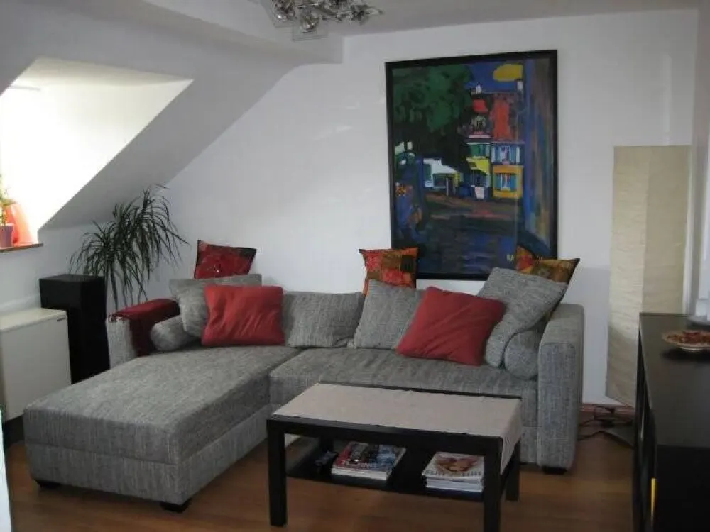 Helle 4-Raum-DG-Wohnung in Düsseldorf Derendorf am Spichernplatz zu vermieten! Jetzt frei und zu besichtigen! Video auf Anfrage!
