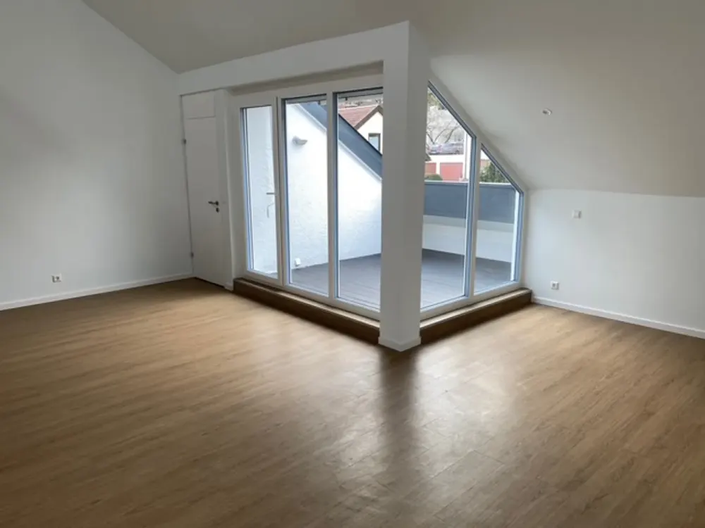 Komplett renovierte 3-Zimmer-Wohnung mit Einbauküche und Garage in Stuttgart-Sillenbuch