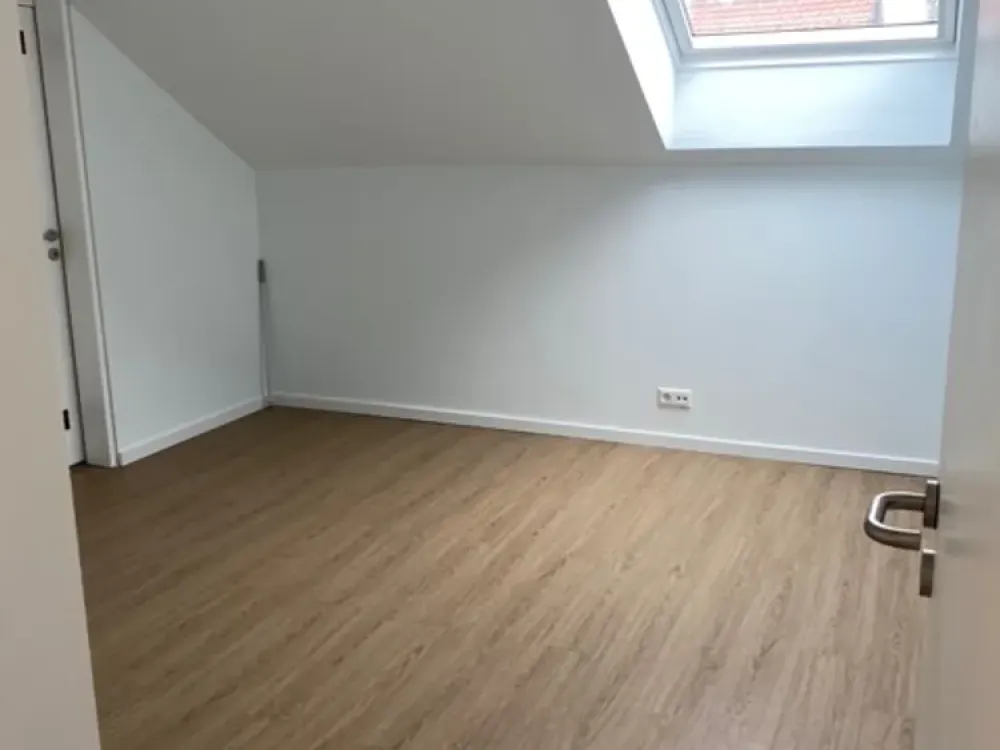 Komplett renovierte 3-Zimmer-Wohnung mit Einbauküche und Garage in Stuttgart-Sillenbuch