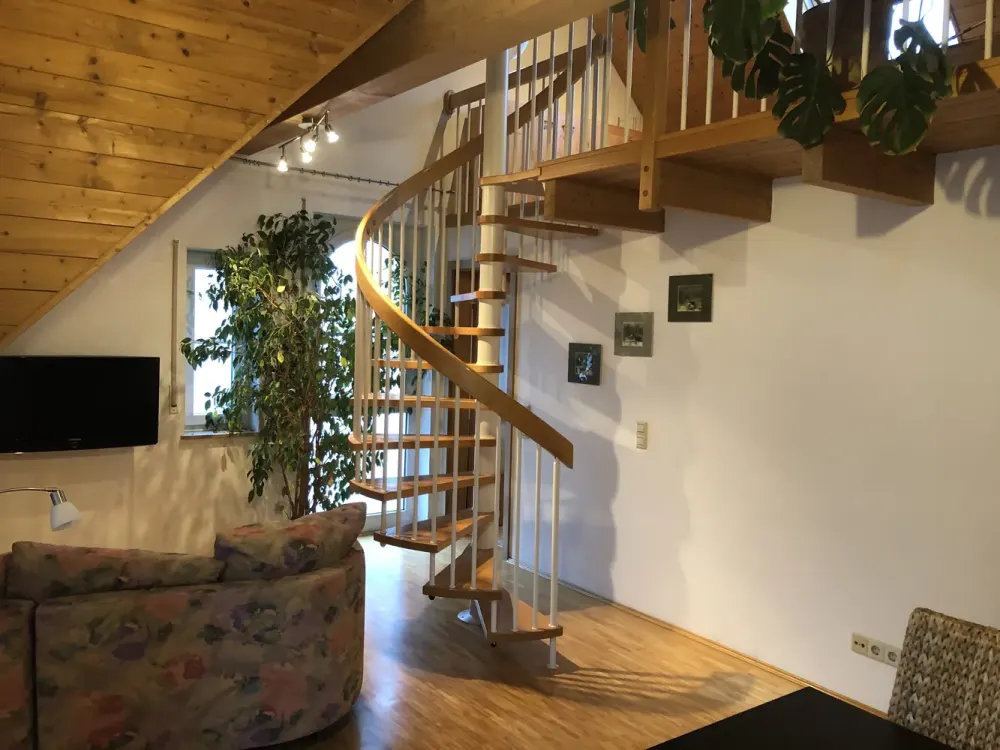 Stylish Maisonette Apartment - 1km from Ravensburg City Center