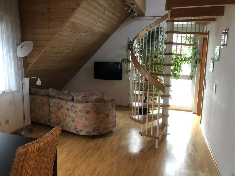 Stylish Maisonette Apartment - 1km from Ravensburg City Center