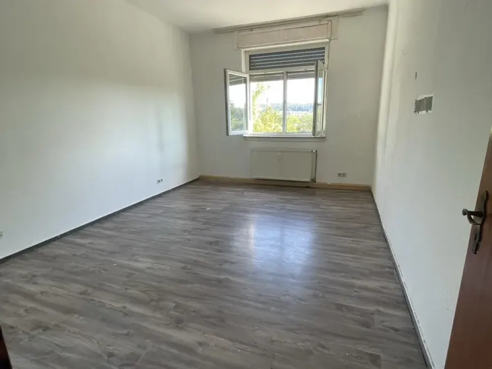 3-ROOM APARTMENT IN A GOOD LOCATION