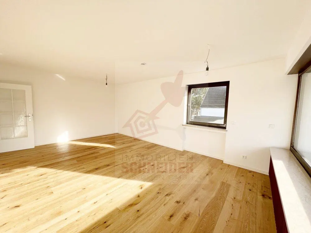 IMMOBILIEN SCHNEIDER - Waldperlach - great 3-room apartment with parquet, fitted kitchen and 2 large balconies