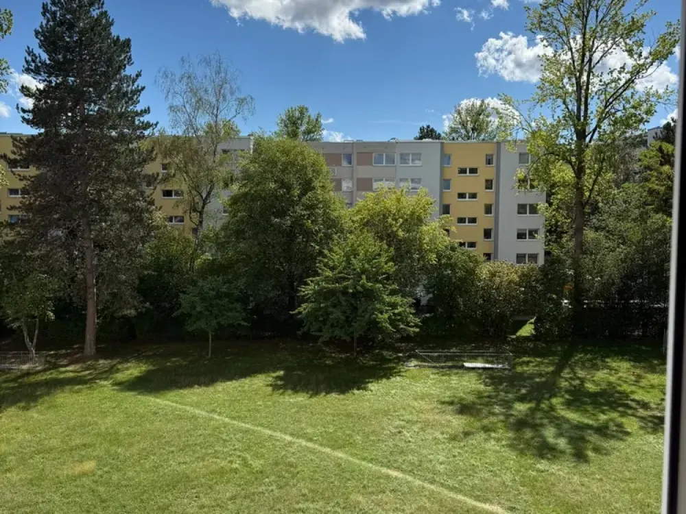 1-Zimmer-Wohnung mit Aufzug & Keller in ruhigem München-Solln
