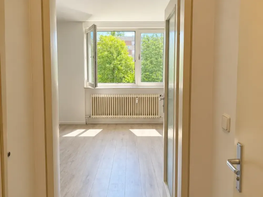 1-Zimmer-Wohnung mit Aufzug & Keller in ruhigem München-Solln