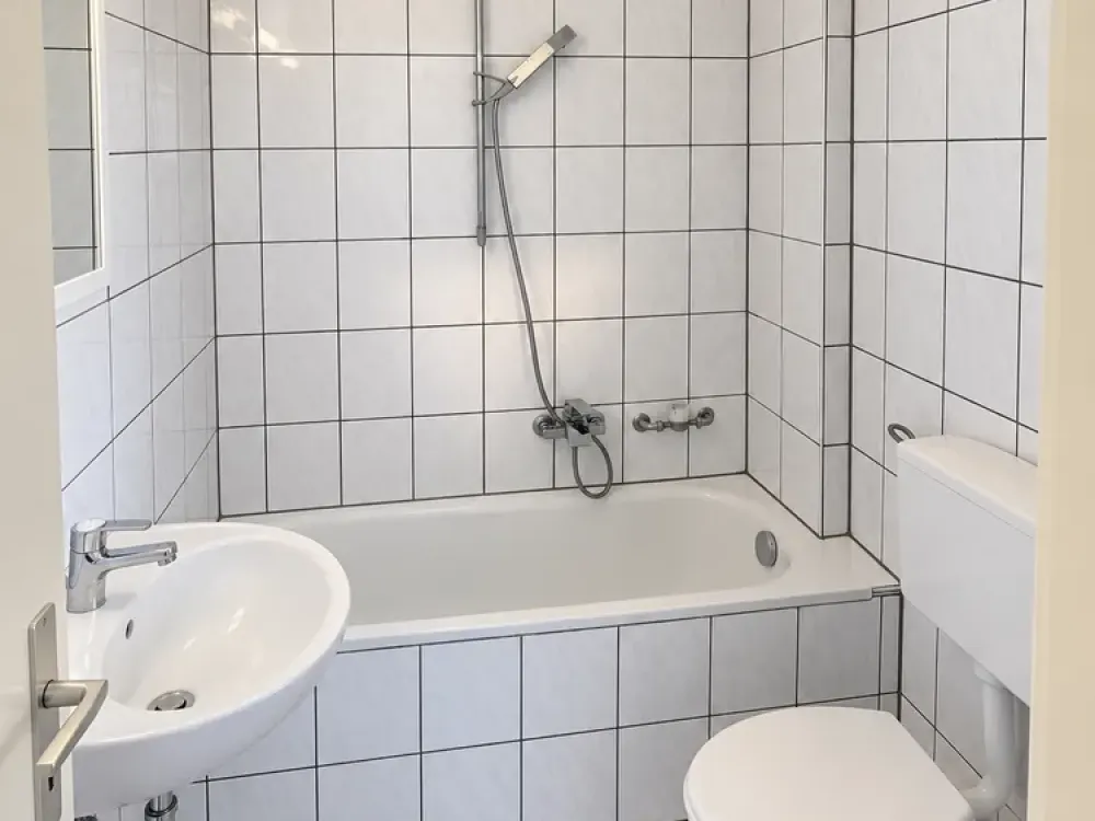 1-Zimmer-Wohnung mit Aufzug & Keller in ruhigem München-Solln