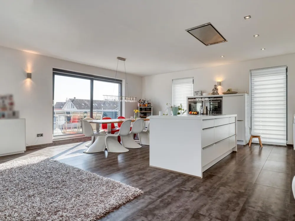 Penthouse-Feeling in Karlsruhe-Neureut: 4 Zimmer mit Einbauküche und Dachterrasse