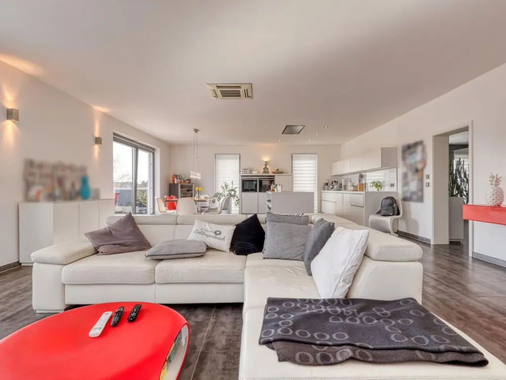 Penthouse-Feeling in Karlsruhe-Neureut: 4 Zimmer mit Einbauküche und Dachterrasse
