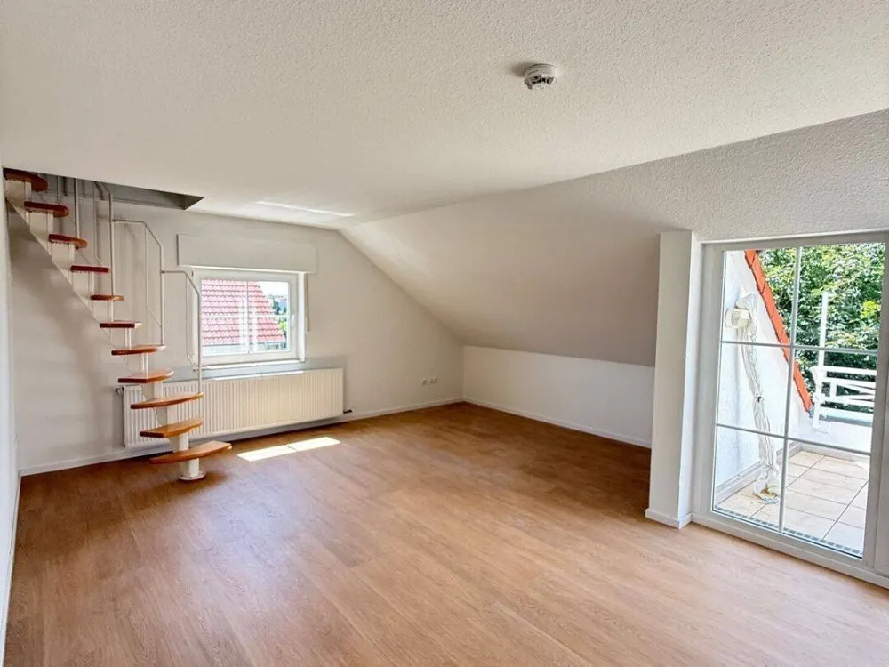 Komplett renovierte 3-Zimmer-Maisonettewohnung mit ausgebautem Spitzboden und Wallbox in Paderborn