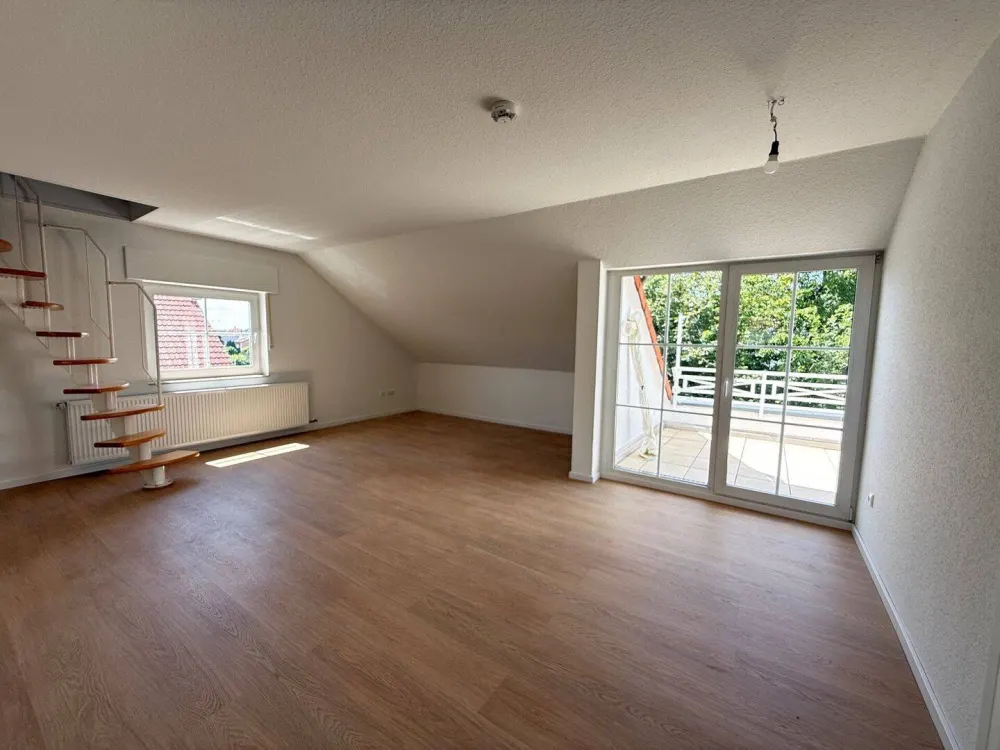 Komplett renovierte 3-Zimmer-Maisonettewohnung mit ausgebautem Spitzboden und Wallbox in Paderborn