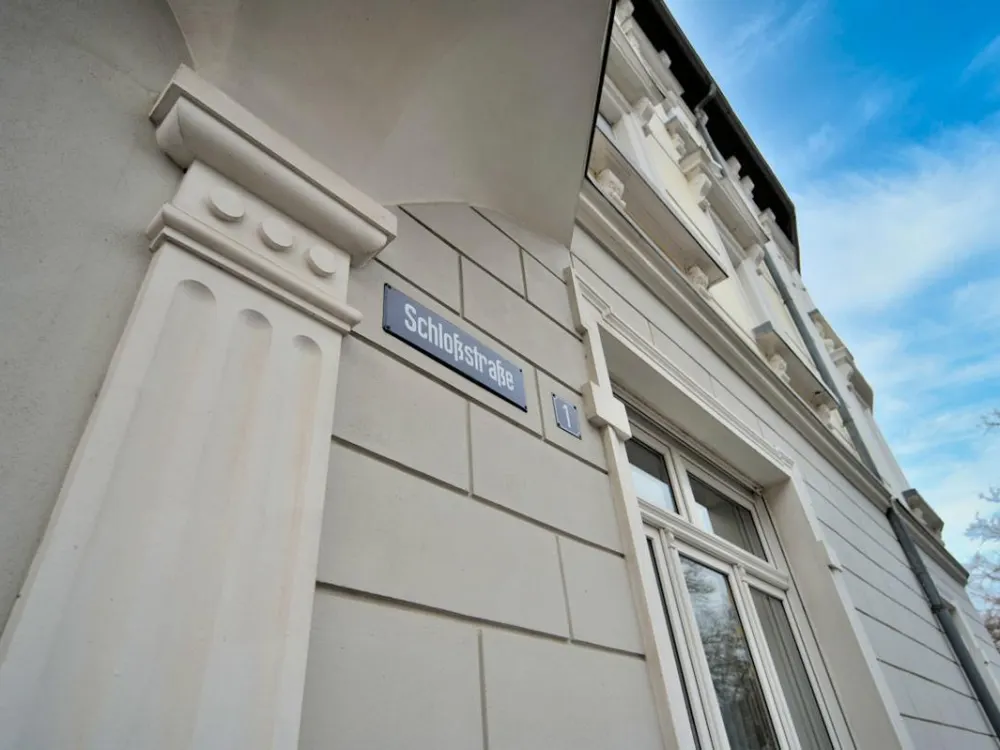 Einziehen - Wohlfühlen ! Schicke 2- Raumwohnung mit Balkon freut sich auf neue Mieter !