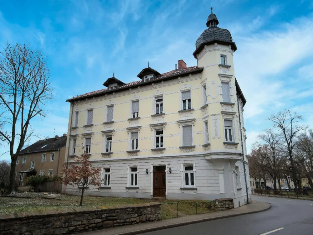 Einziehen - Wohlfühlen ! Schicke 2- Raumwohnung mit Balkon freut sich auf neue Mieter !