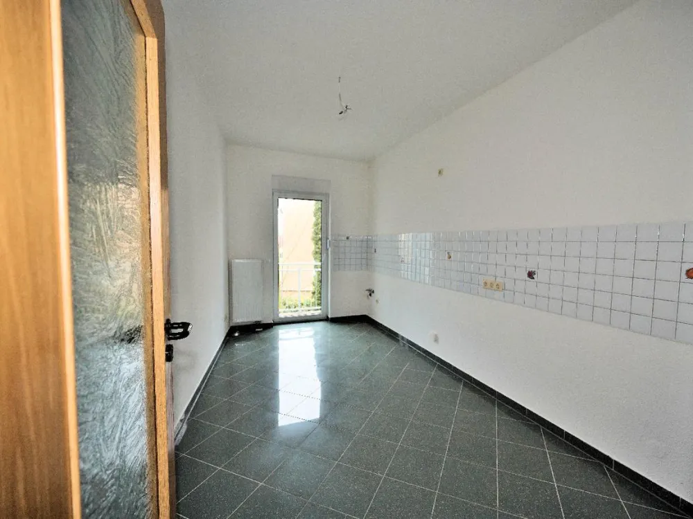 Einziehen - Wohlfühlen ! Schicke 2- Raumwohnung mit Balkon freut sich auf neue Mieter !