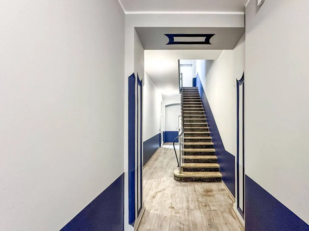 Sanierte und vollständig möblierte 2-Zimmer-Wohnung - sofort verfügbar
