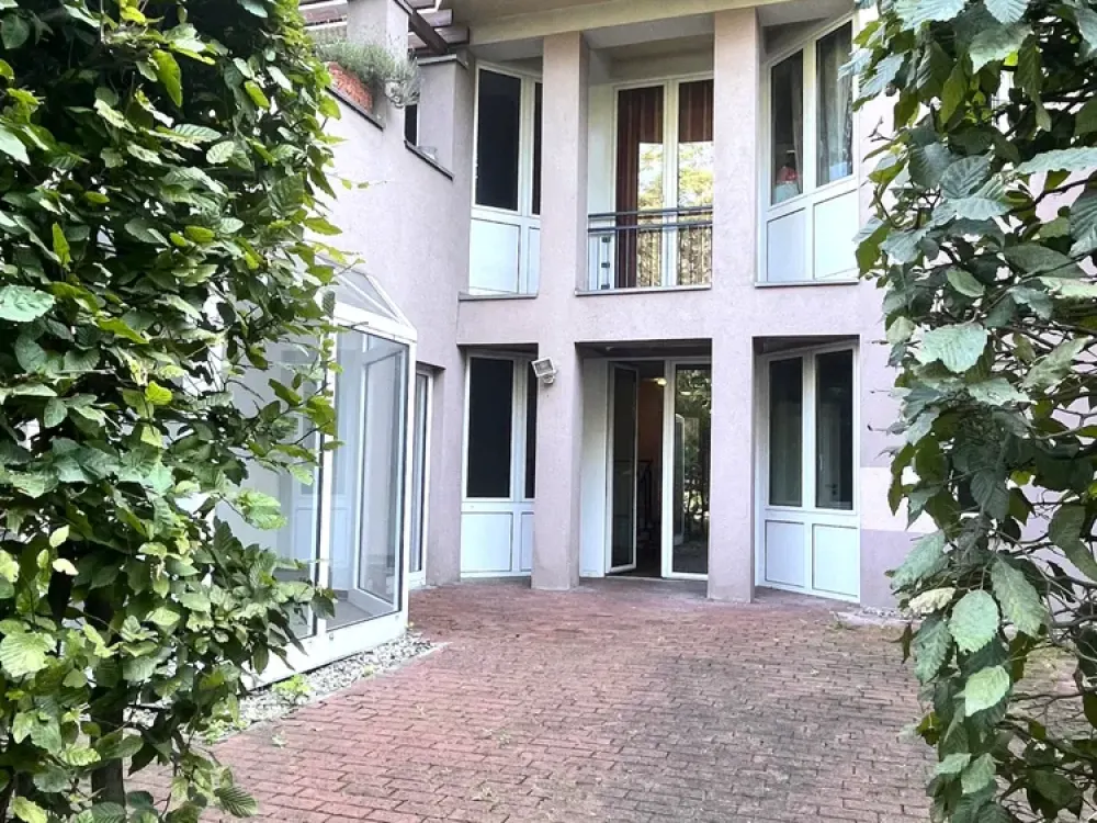 *WUNDERBARE* 3 Zi. -Wohnung mit Wintergarten und großer Terrasse zum Gartenbereich*