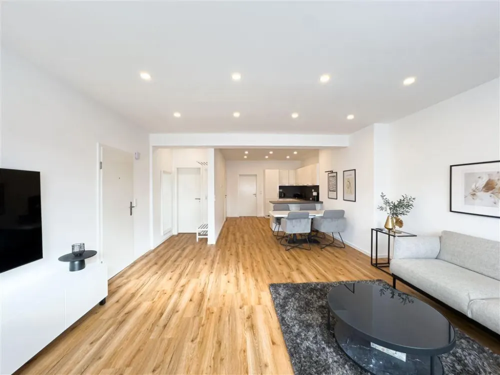 Voll möbliertes 2-Zimmer-Apartment mit Garten