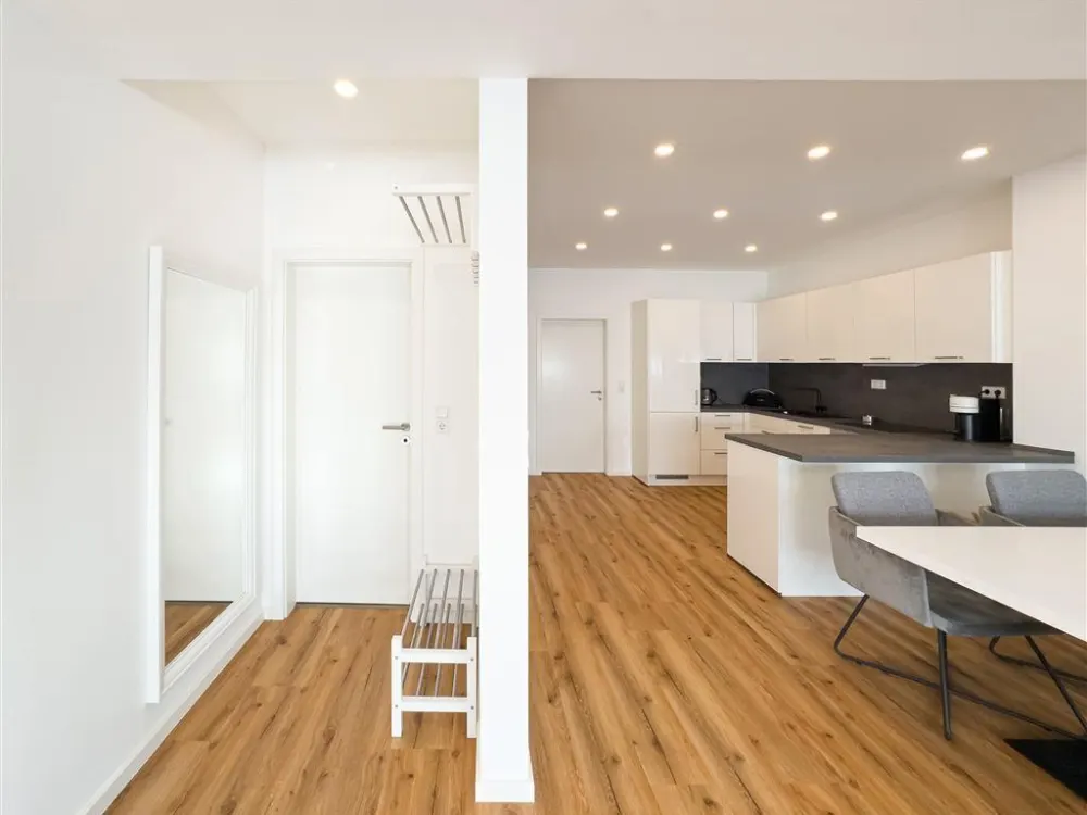 Voll möbliertes 2-Zimmer-Apartment mit Garten