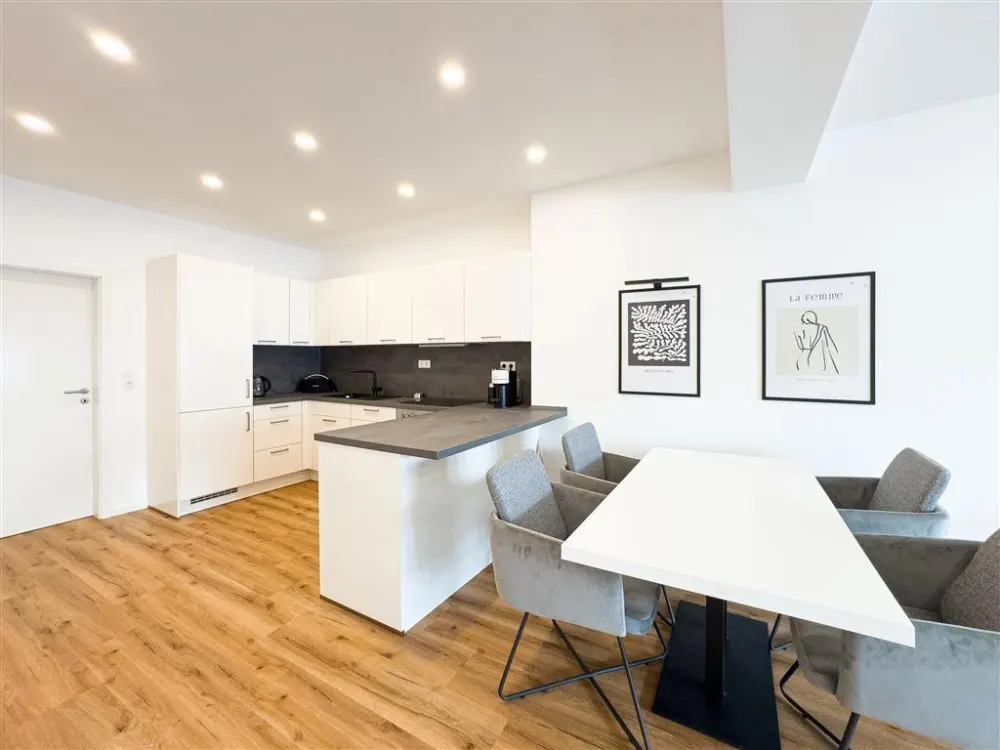 Voll möbliertes 2-Zimmer-Apartment mit Garten