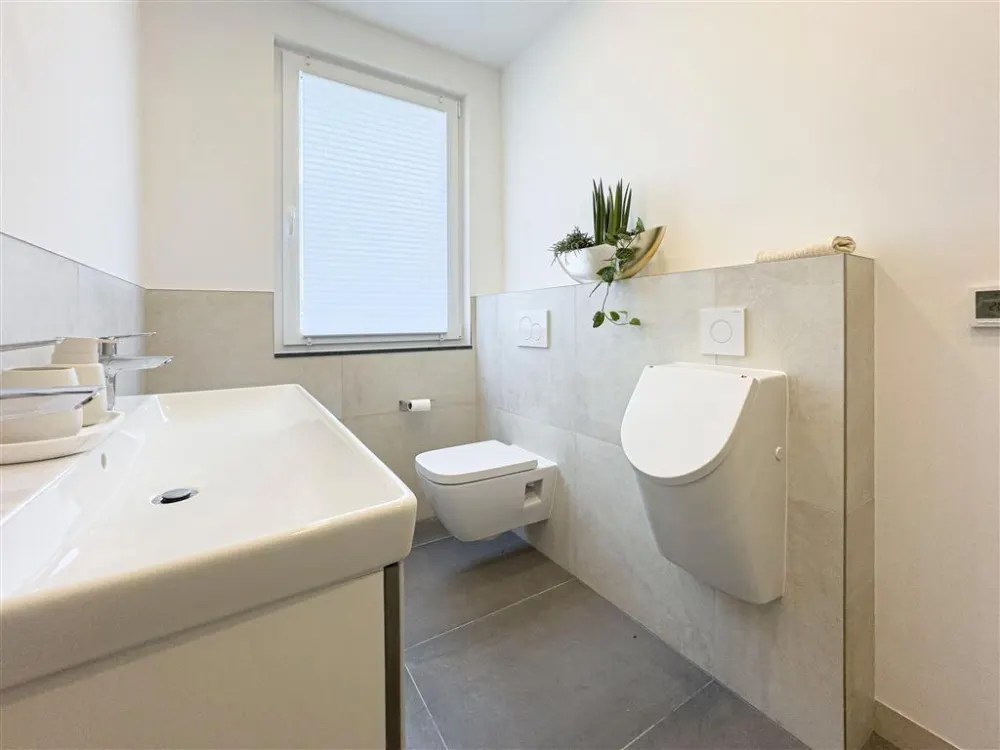 Voll möbliertes 2-Zimmer-Apartment mit Garten