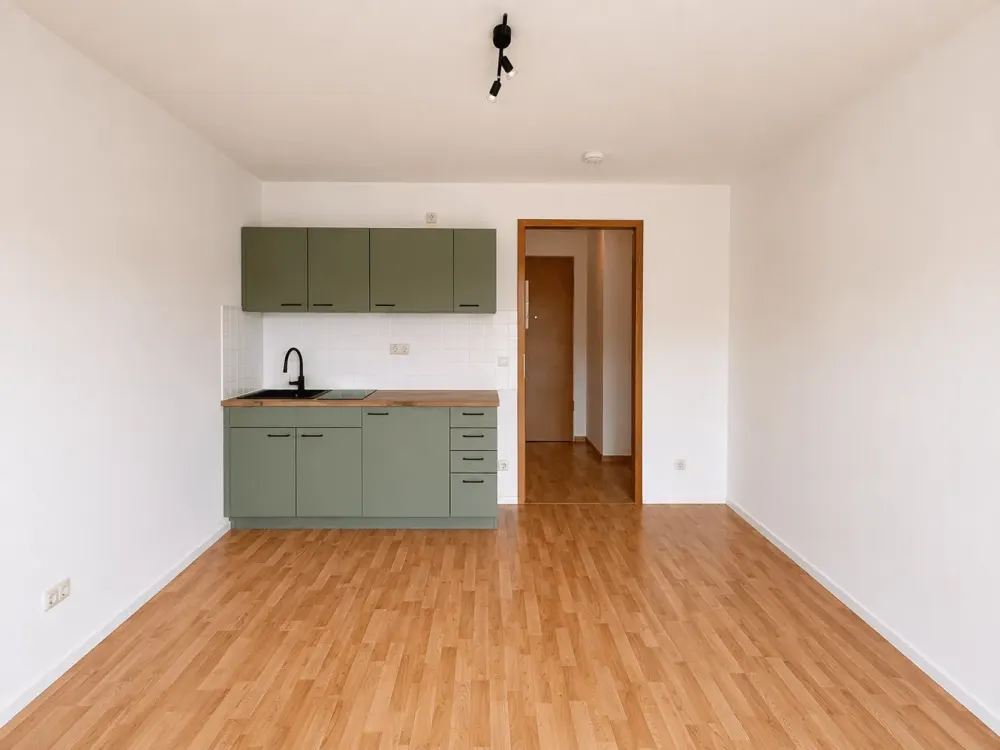 1-Raumwohnung mit kleiner Einbauküche in guter Anbindung!