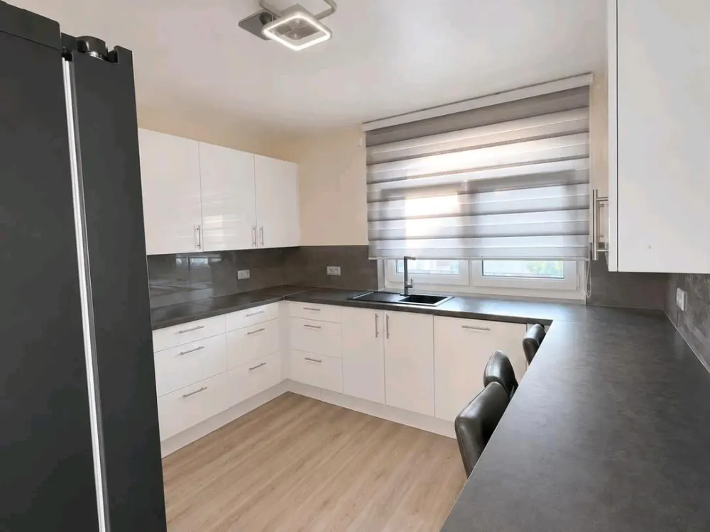 Renovierte- Erdgeschosswohnung zu Vermieten + Garage Aufpreis