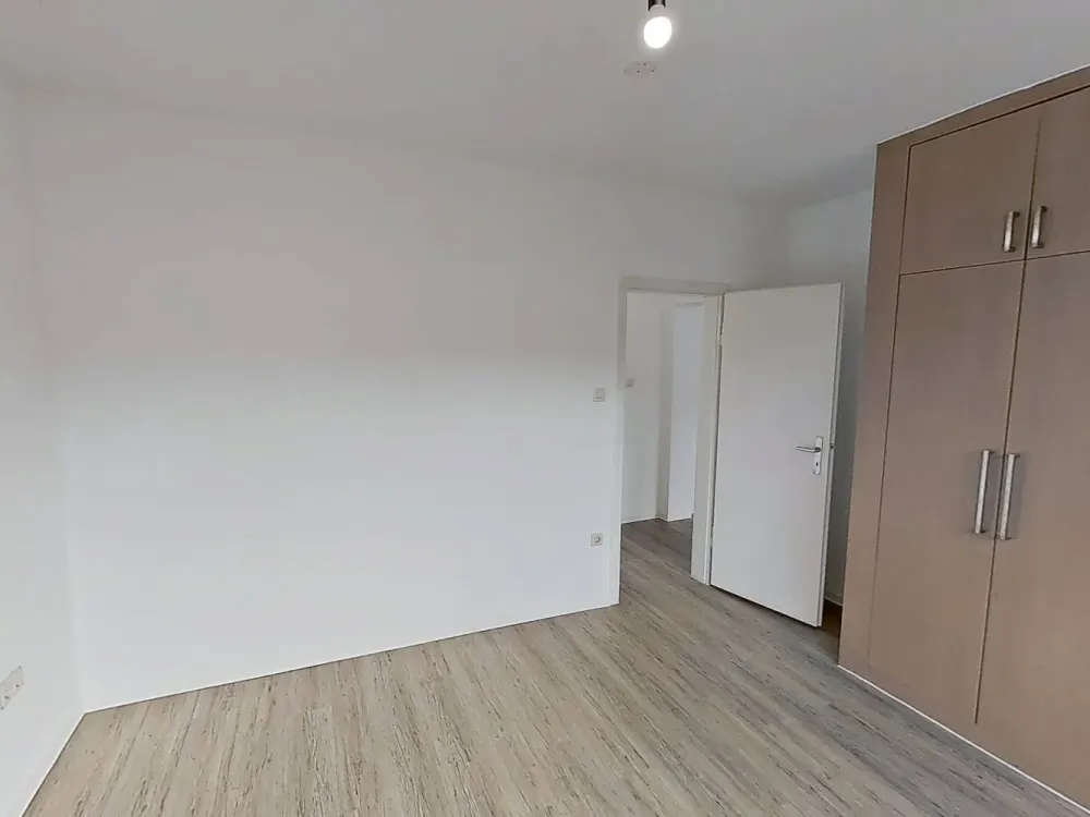Komfortabel ausgestattete 4-Zimmer-Wohnung mit BALKON